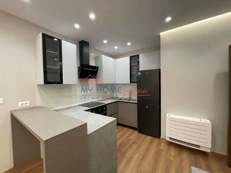 Tirane, jepet me qera apartament 2+1+Ballkon Kati 2, 113 m² 700 € (Rruga e Dibres)