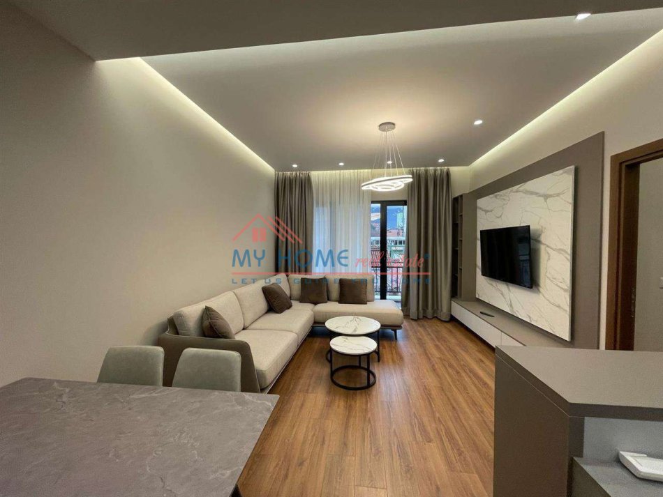 Tirane, jepet me qera apartament 2+1+Ballkon Kati 9, 111 m² 880 € (Rruga e Dibres)