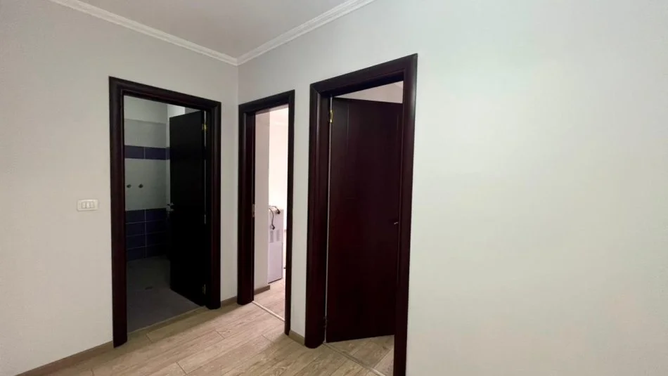 SHITET : 2+1📍21 Dhjetori - Rr.Muhamet Gjollesha (Hotel Mondial) - 258,000€ -  S.103m² - Kt.3 || Mundesi ndarje ne 2 Apartamente🔥