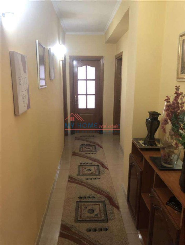 Tirane, shitet apartament 3+1+Ballkon Kati 7, 125 m² 380.000 € (Rruga e Elbasanit)