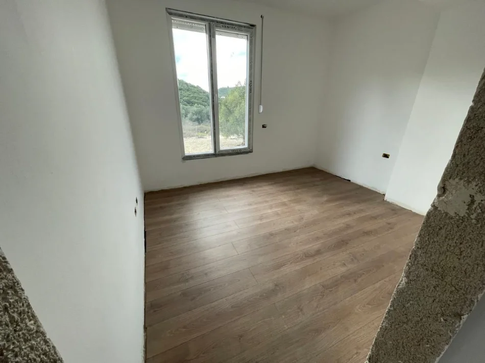 🔵 Shitet: 1+1 Himarë ( te kalçeto) 📍 - (120.000 Eu) Sip : 52 m² & 1 post parkimi përfshirë || 120.000 euro || Pallat i sapo përfunduar🔥🔥