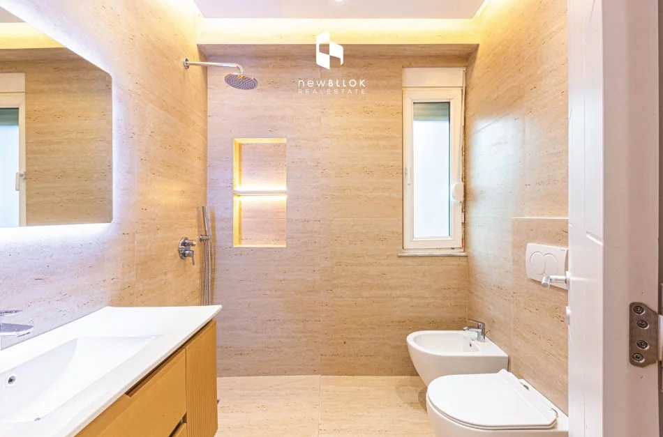 Shitet ✨️ LUXURY Apartament ( 📍Ish Ekspozita - Myslym Shyri ) 2+1+2wc & 1 VERANDË 🌇 305,000 Euro🔥