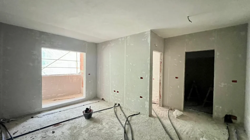 SHITET : 1+1📍Paskuqan (Aluna Complex) - Orientim:Jug🌞 - 84,000€ - Sp.70m² -  || 10 minuta larg Qendres se Tiranes🏃🏻‍♂️