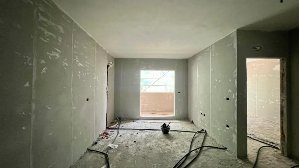 SHITET : 1+1📍Paskuqan (Aluna Complex) - Orientim:Jug🌞 - 84,000€ - Sp.70m² -  || 10 minuta larg Qendres se Tiranes🏃🏻‍♂️
