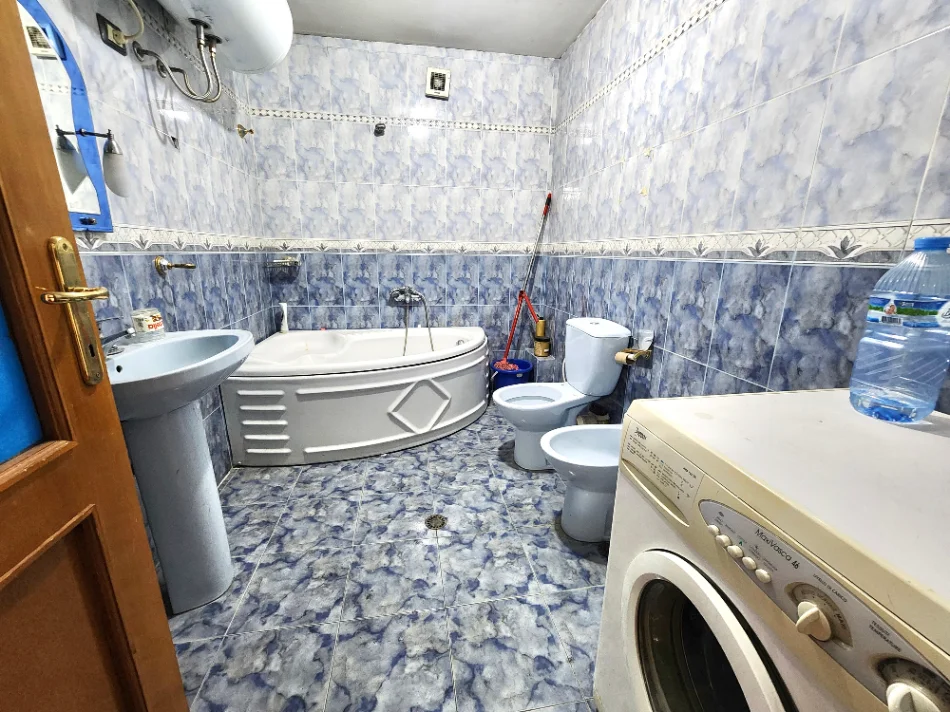 SHITET:️ 3+1+2wc & 2 Bllkn (21 Dhjetori - FIKS NE KRYQEZIM Pas Postës Shqiptare) Me Kuzhinë Veç - Mundësi ndarje në dy hyrje 2+1 (189,000€)