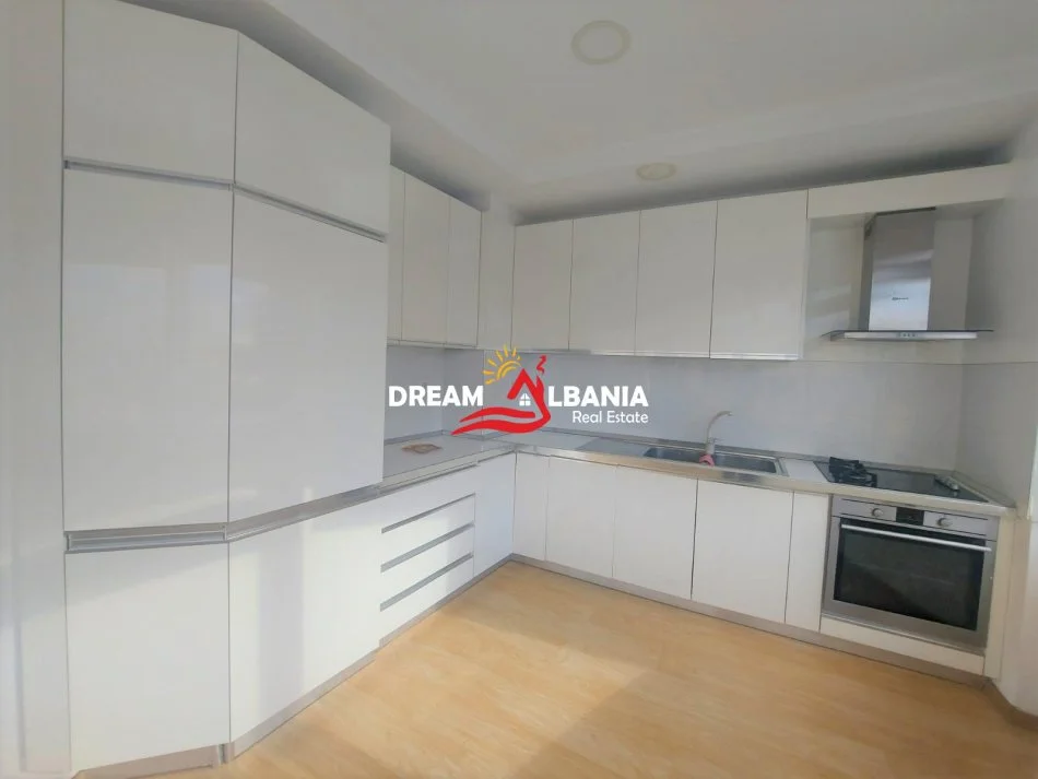 Tirane, jepet me qera apartament 3+1+Ballkon Kati 3, 180 m² 1.400 € (Tek Rruga e Elbasanit - ID 4231335)