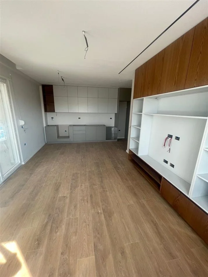 Tirane, shitet apartament 2+1+Aneks+Ballkon Kati 7, 100 m² 275.000 € (Komuna Parisit)