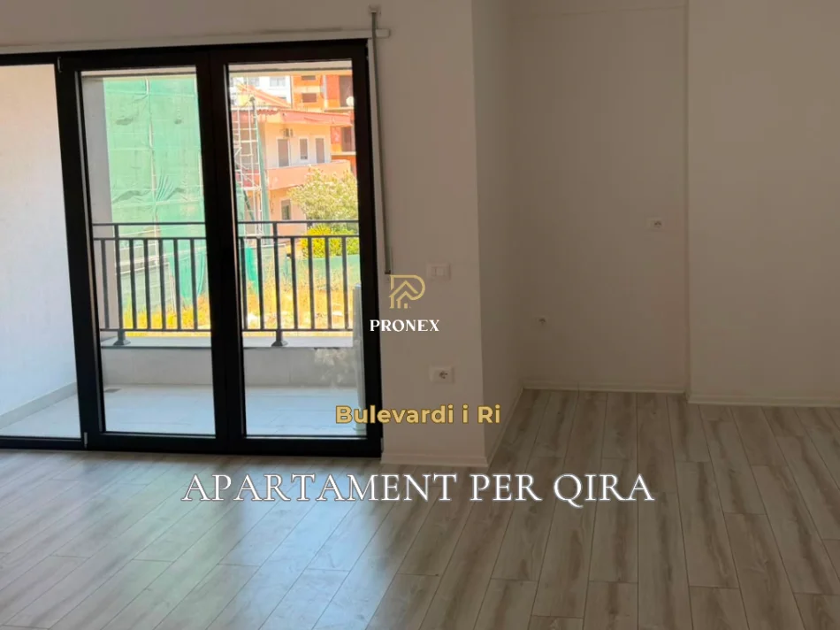 Tirane, jepet me qera apartament 2+1+Ballkon Kati 1, 105 m² 700 € (Bulevardi i Ri, Kompleksi Ndregjoni)