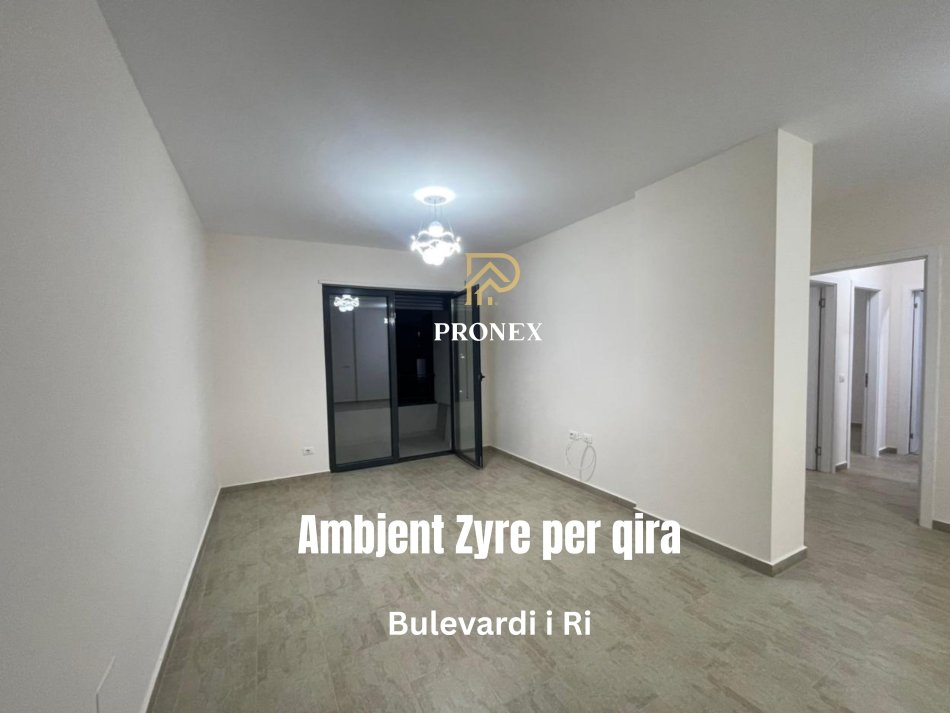 Tirane, jepet me qera zyre Kati 3, 110 m² 700 € (Rruga Karl Gega)
