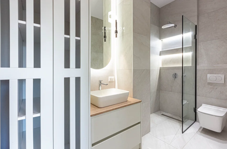 💫 94m² Perfeksion me Oxhak, Tarracë & Verandë! 💥 Shitet Penthouse 1+1 Luxury P.2025 - Mbi 50K Investim & Pamje Ballore (📍LIQENI THATË - RADISSON 🏢