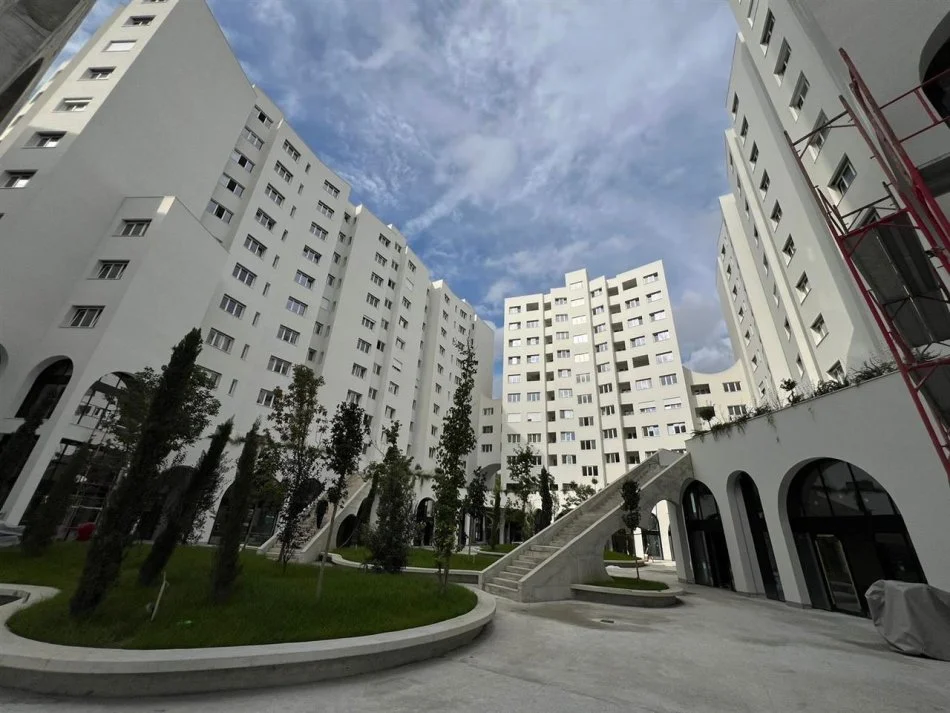 Tirane, jepet me qera apartament 2+1 Kati 2, 100 m² 600 € (Unaza e Re)