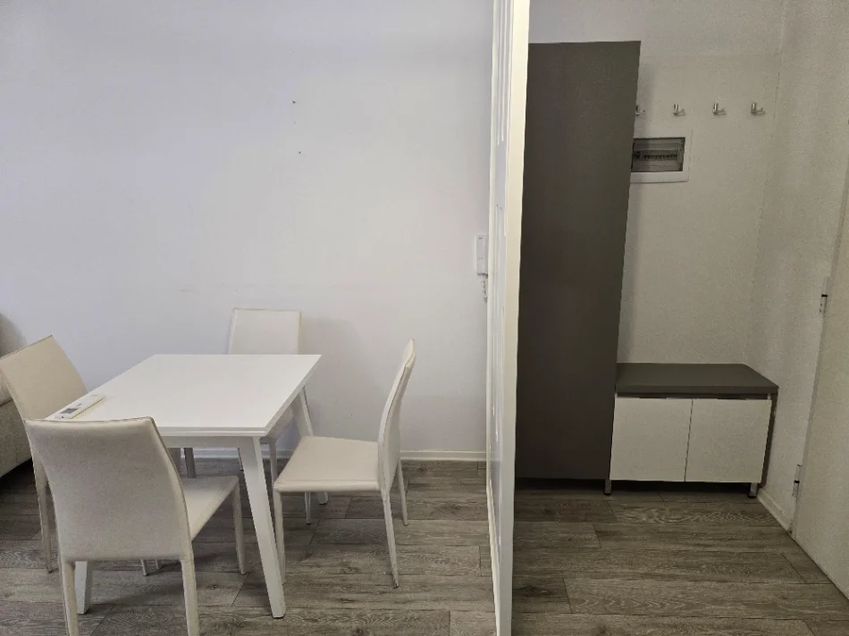 Tirane, jepet me qera apartament 1+1+Ballkon Kati 2, 70 m² 600 € (FUSHA E ALI DEMIT)