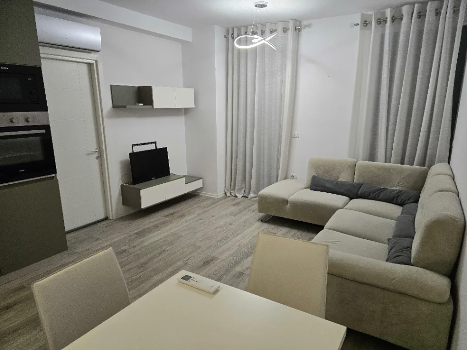 Tirane, jepet me qera apartament 1+1+Ballkon Kati 2, 70 m² 600 € (FUSHA E ALI DEMIT)