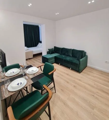 Jepet me qera apartament fantastik, Kati 2, 36 m² 50 Euro, Wi-Fi + AC (ne bllok after sheshit Wilson)