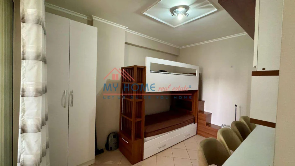Tirane, jepet me qera apartament 2+1+Ballkon Kati 2, 85 m² 700 € (Kodra e Diellit)