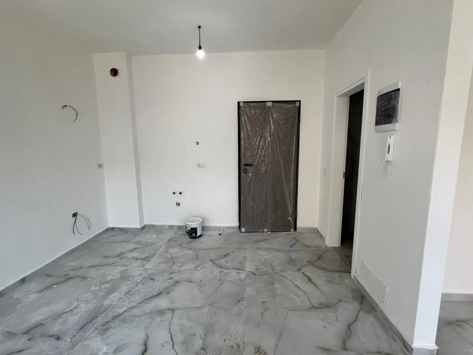 Vlore, shes apartament 1+1+Aneks+Ballkon Kati 3, 41 m² 110.000 € (Radhime)