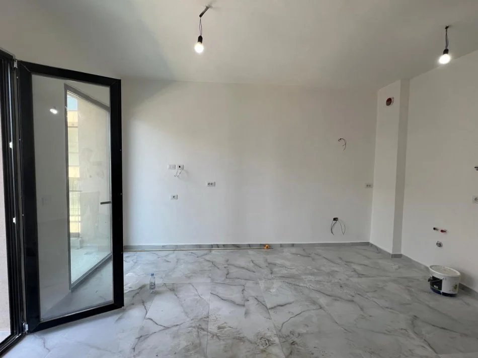 Vlore, shes apartament 1+1+Aneks+Ballkon Kati 3, 41 m² 110.000 € (Radhime)