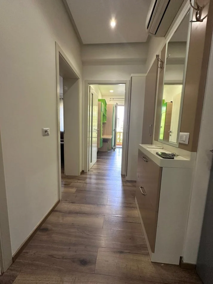 Tirane, jepet me qera apartament 2+1+Aneks+Ballkon Kati 3, 80 m² 600 € (DURRESIT)