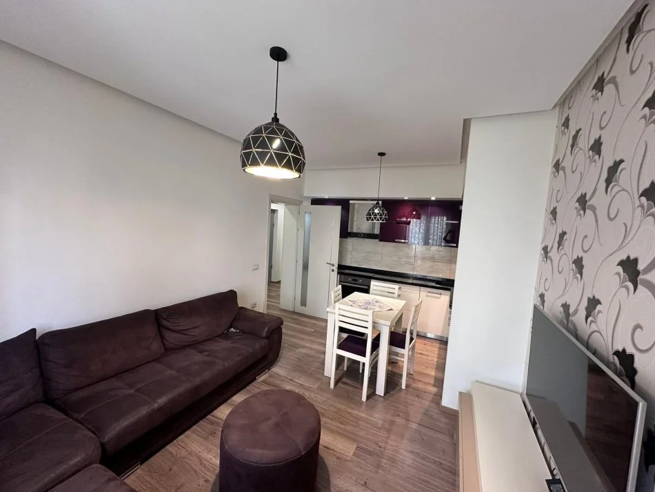 Tirane, jepet me qera apartament 2+1+Aneks+Ballkon Kati 3, 80 m² 600 € (DURRESIT)