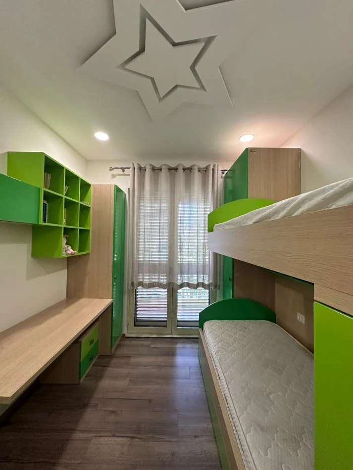 Tirane, jepet me qera apartament 2+1+Aneks+Ballkon Kati 3, 80 m² 600 € (DURRESIT)