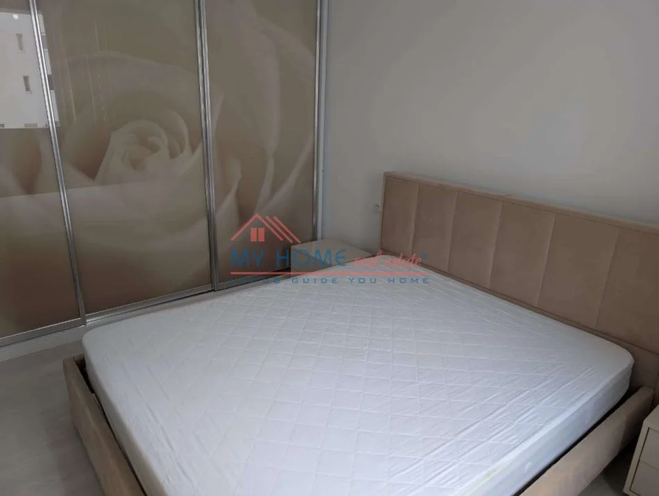 Tirane, jepet me qera apartament 2+1+Ballkon Kati 2, 96 m² 700 € (River Residence)