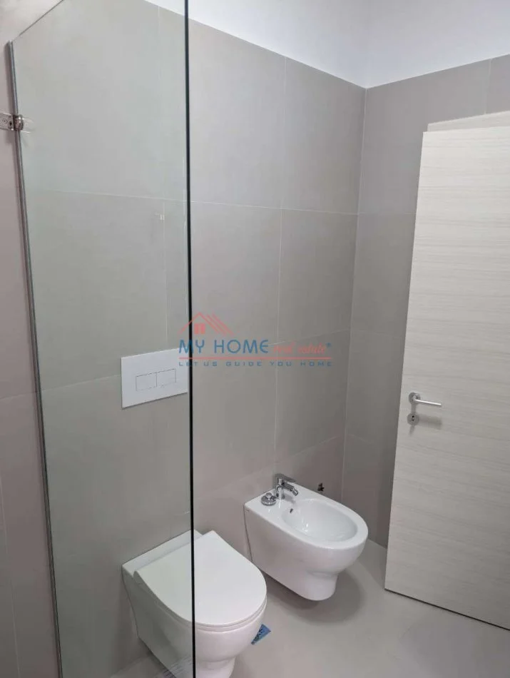 Tirane, jepet me qera apartament 2+1+Ballkon Kati 2, 96 m² 700 € (River Residence)