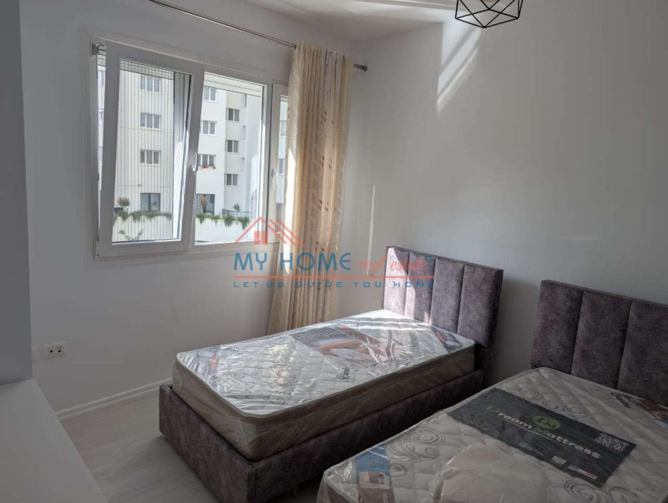 Tirane, jepet me qera apartament 2+1+Ballkon Kati 2, 96 m² 700 € (River Residence)