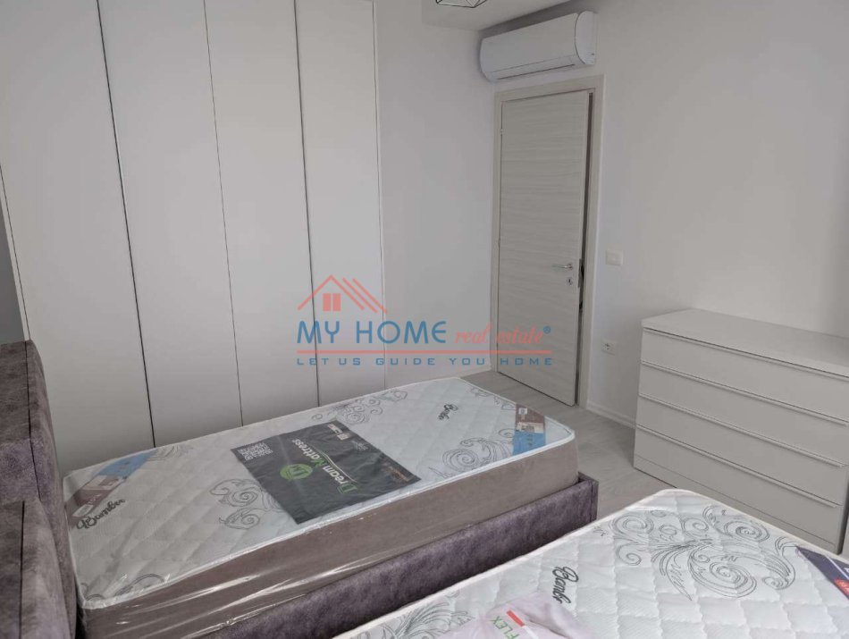 Tirane, jepet me qera apartament 2+1+Ballkon Kati 2, 96 m² 700 € (River Residence)