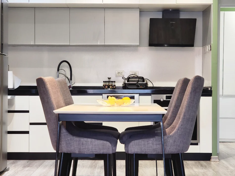 Jepet Me Qera: Apartament 3+1+2wc+2 ballkone || 📌Selvia, Hotel Black Diamond || Hera e parë me qira || 1000€/ Muaj