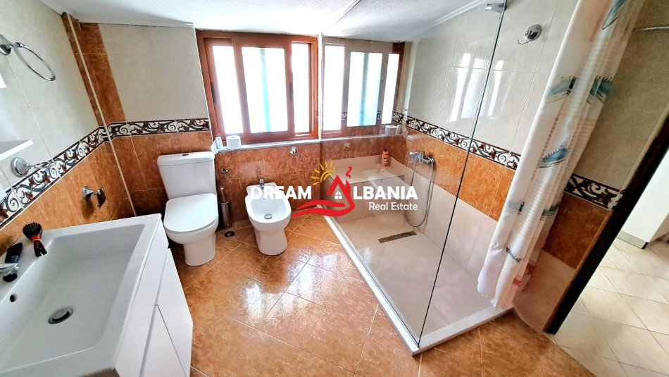 jepet me qera 4+1+Ballkon Kati 3, 250 m² 800 € (Ne rrugen Don Bosko - ID 4231390)