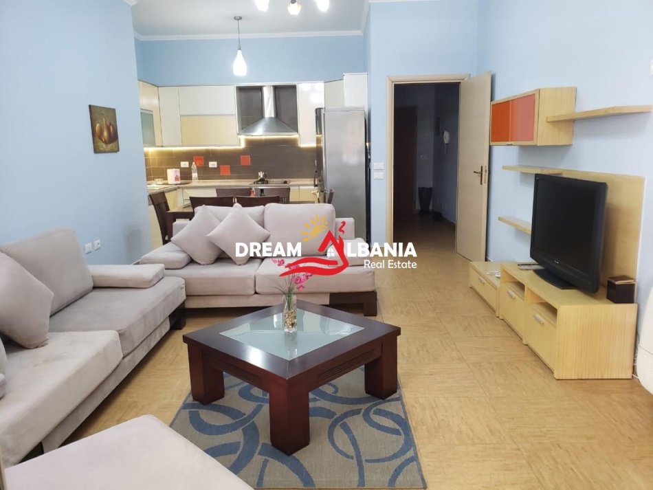 Tirane, jepet me qera apartament 1+1 , 90 m² 800 € 