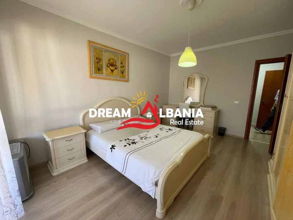 Tirane, jepet me qera apartament 2+1+Ballkon Kati 6, 140 m² 1.000 € (ne Rrugen e Durresit prane Ring Center)