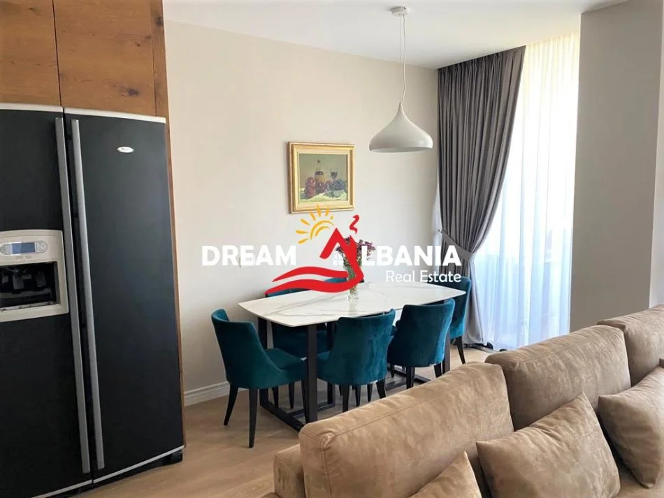 Tirane, jepet me qera apartament 3+1+Ballkon Kati 5, 140 m² 2.000 € (ne Bllok, prane Credins Bank)