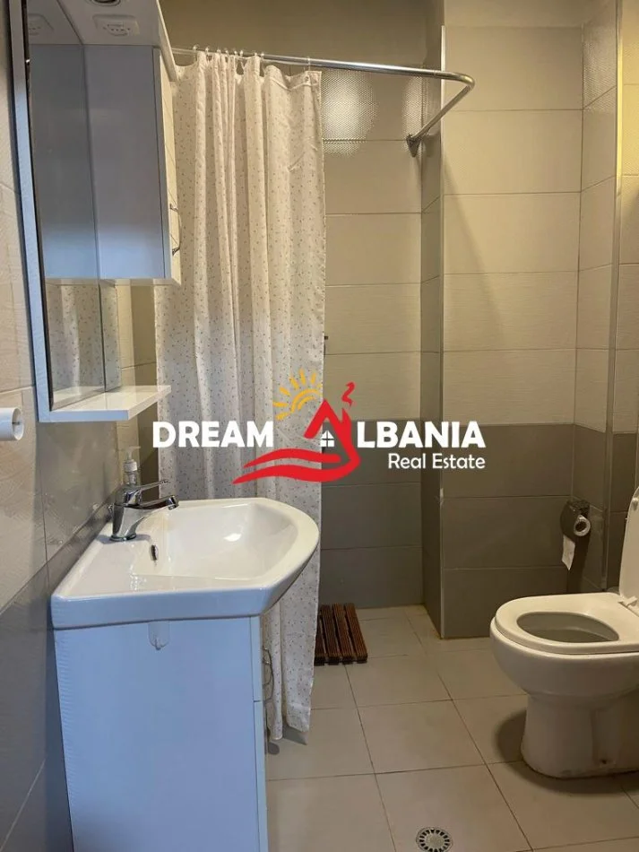 Tirane, jepet me qera apartament 2+1+Ballkon Kati 6, 140 m² 1.000 € (ne Rrugen e Durresit prane Ring Center)
