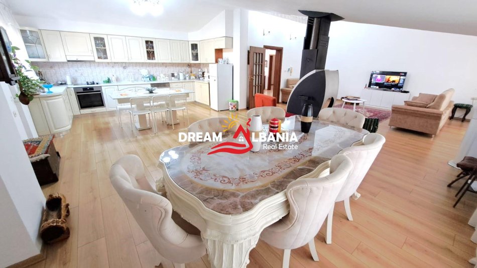 jepet me qera 4+1+Ballkon Kati 3, 250 m² 800 € (Ne rrugen Don Bosko - ID 4231390)