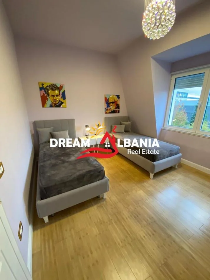 Tirane, jepet me qera apartament 3+1 Kati 2, 209 m² 2.500 € (tek “Joy Rezidenc” prane TEG)