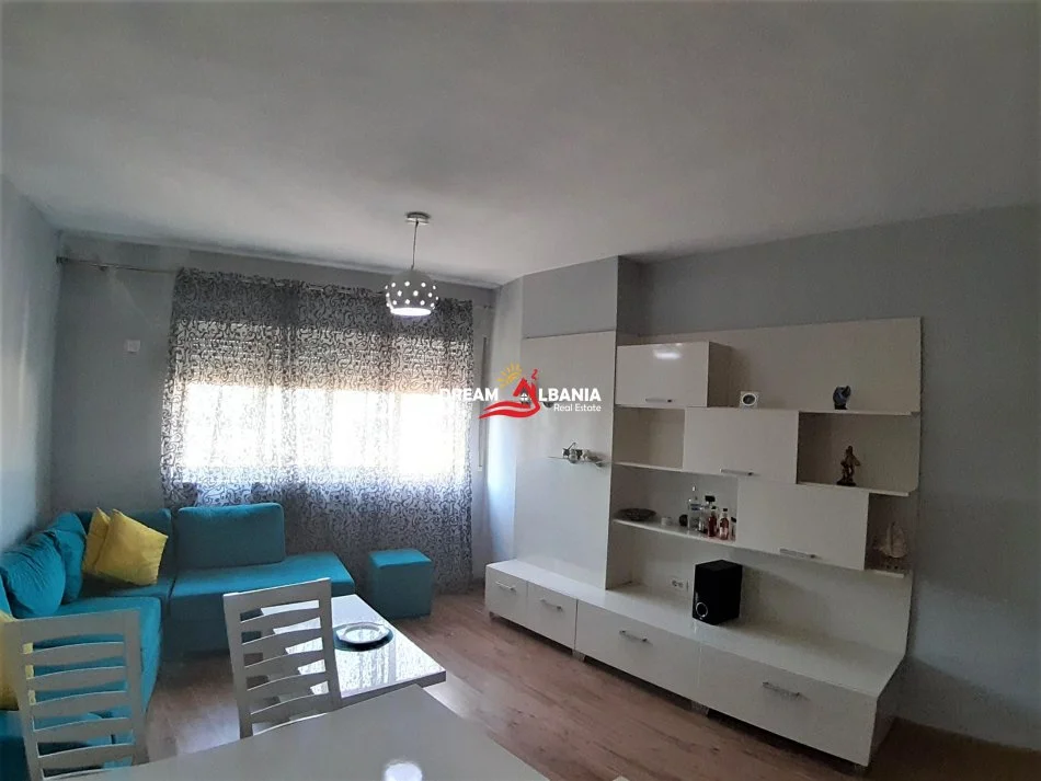 Tirane, jepet me qera apartament 1+1 Kati 8, 75 m² 700 € (prane Kompleksit Panorama)