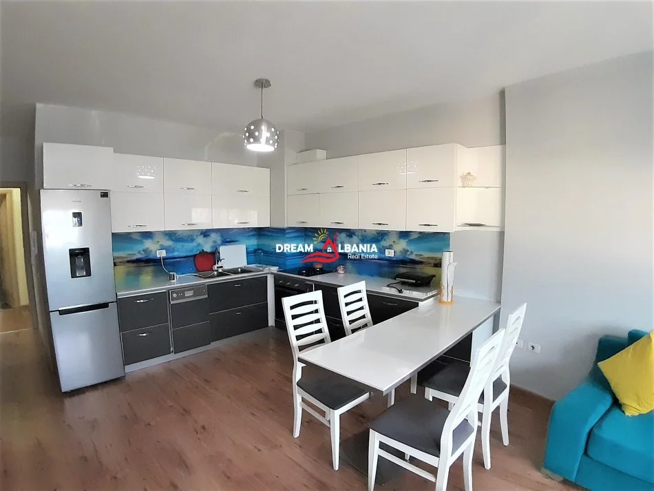 Tirane, jepet me qera apartament 1+1 Kati 8, 75 m² 700 € (prane Kompleksit Panorama)