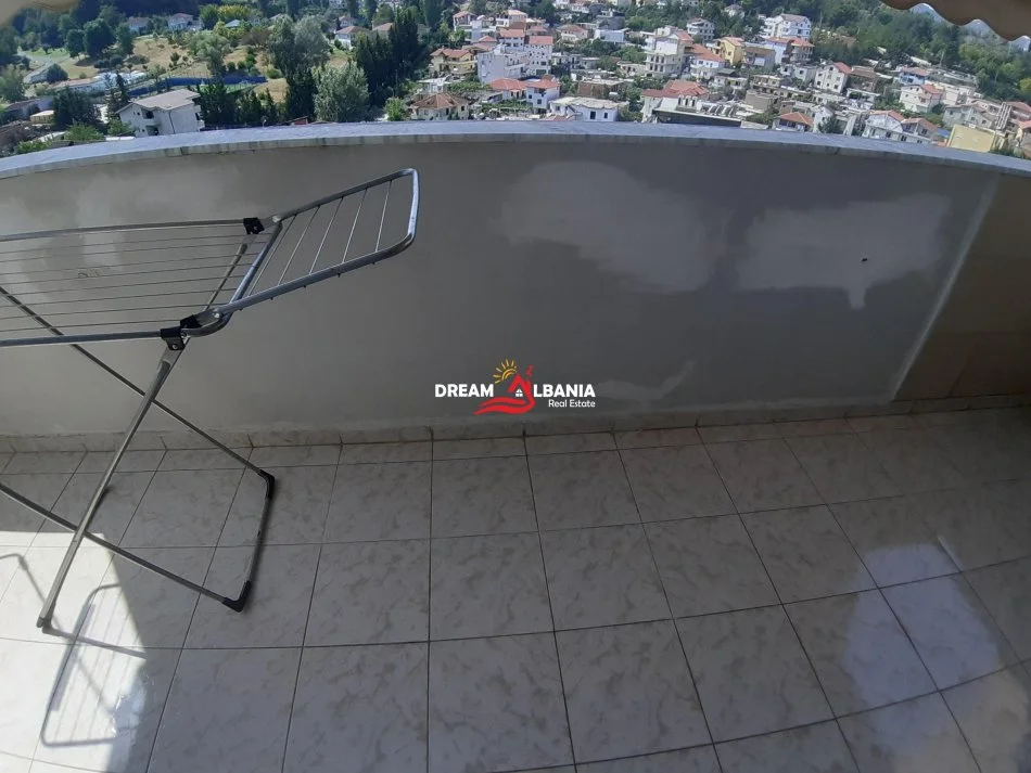 Tirane, jepet me qera apartament 3+1 , 154 m² 700 € (prane vilave Gjermane)