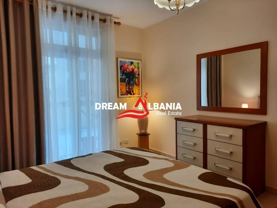Tirane, jepet me qera apartament 1+1 , 70 m² 650 € (tek Kopeshti zoologjik prane mbikalimit)