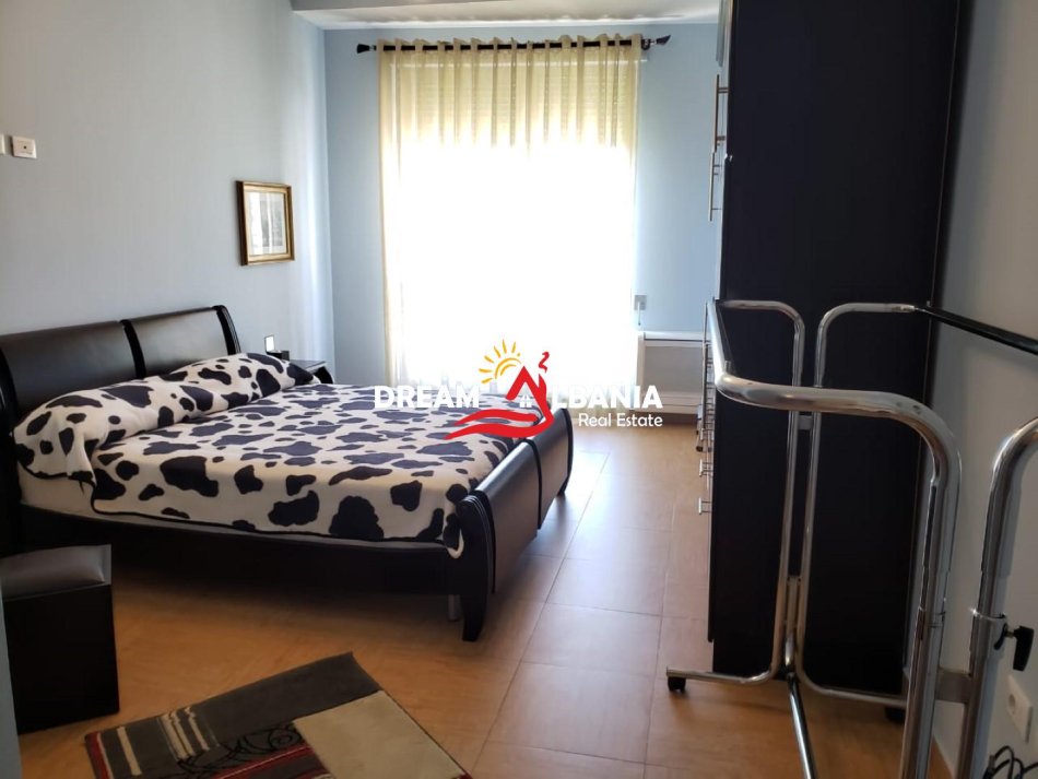 Tirane, jepet me qera apartament 1+1 , 90 m² 800 € 