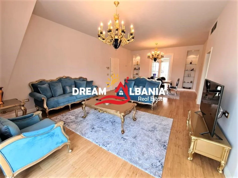Tirane, jepet me qera apartament 3+1 Kati 2, 209 m² 2.500 € (tek “Joy Rezidenc” prane TEG)