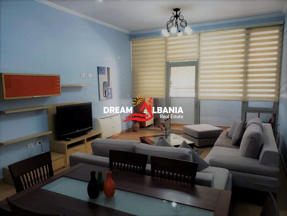 Tirane, jepet me qera apartament 1+1 , 90 m² 800 € 