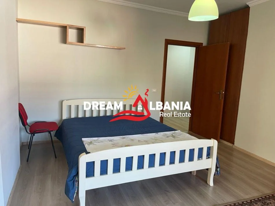 Tirane, jepet me qera apartament 2+1+Ballkon Kati 6, 140 m² 1.000 € (ne Rrugen e Durresit prane Ring Center)