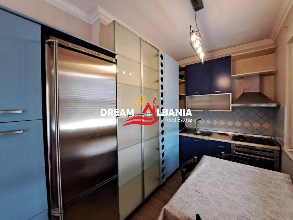 Tirane, jepet me qera apartament 1+1 , 70 m² 550 € 