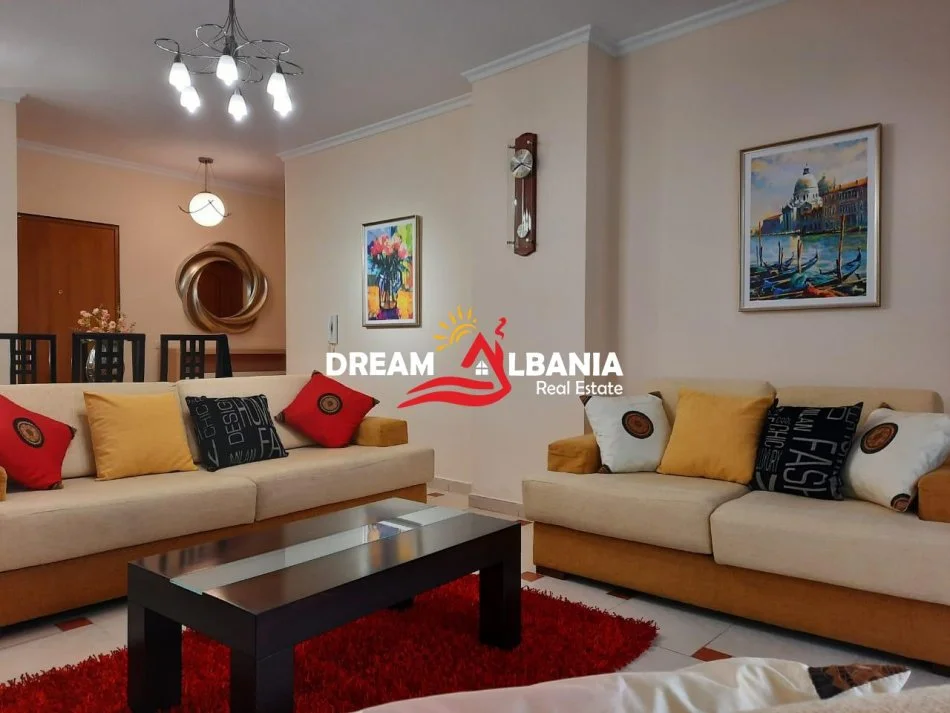 Tirane, jepet me qera apartament 1+1 , 70 m² 650 € (tek Kopeshti zoologjik prane mbikalimit)