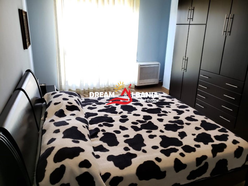 Tirane, jepet me qera apartament 1+1 , 90 m² 800 € 