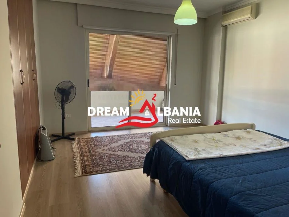 Tirane, jepet me qera apartament 2+1+Ballkon Kati 6, 140 m² 1.000 € (ne Rrugen e Durresit prane Ring Center)