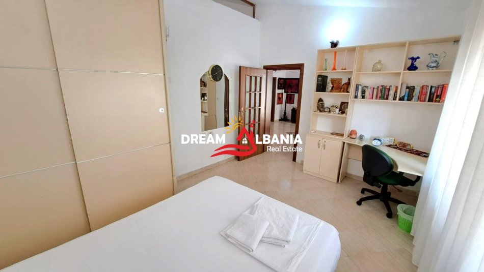 jepet me qera 4+1+Ballkon Kati 3, 250 m² 800 € (Ne rrugen Don Bosko - ID 4231390)