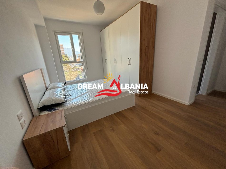 Tirane, jepet me qera apartament 2+1 , 112 m² 750 € 